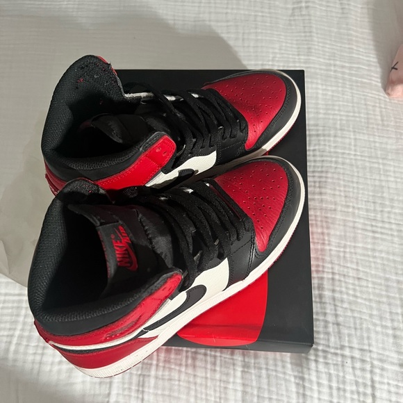 Jordan 1 High Bred Toe - Picture 3 of 4
